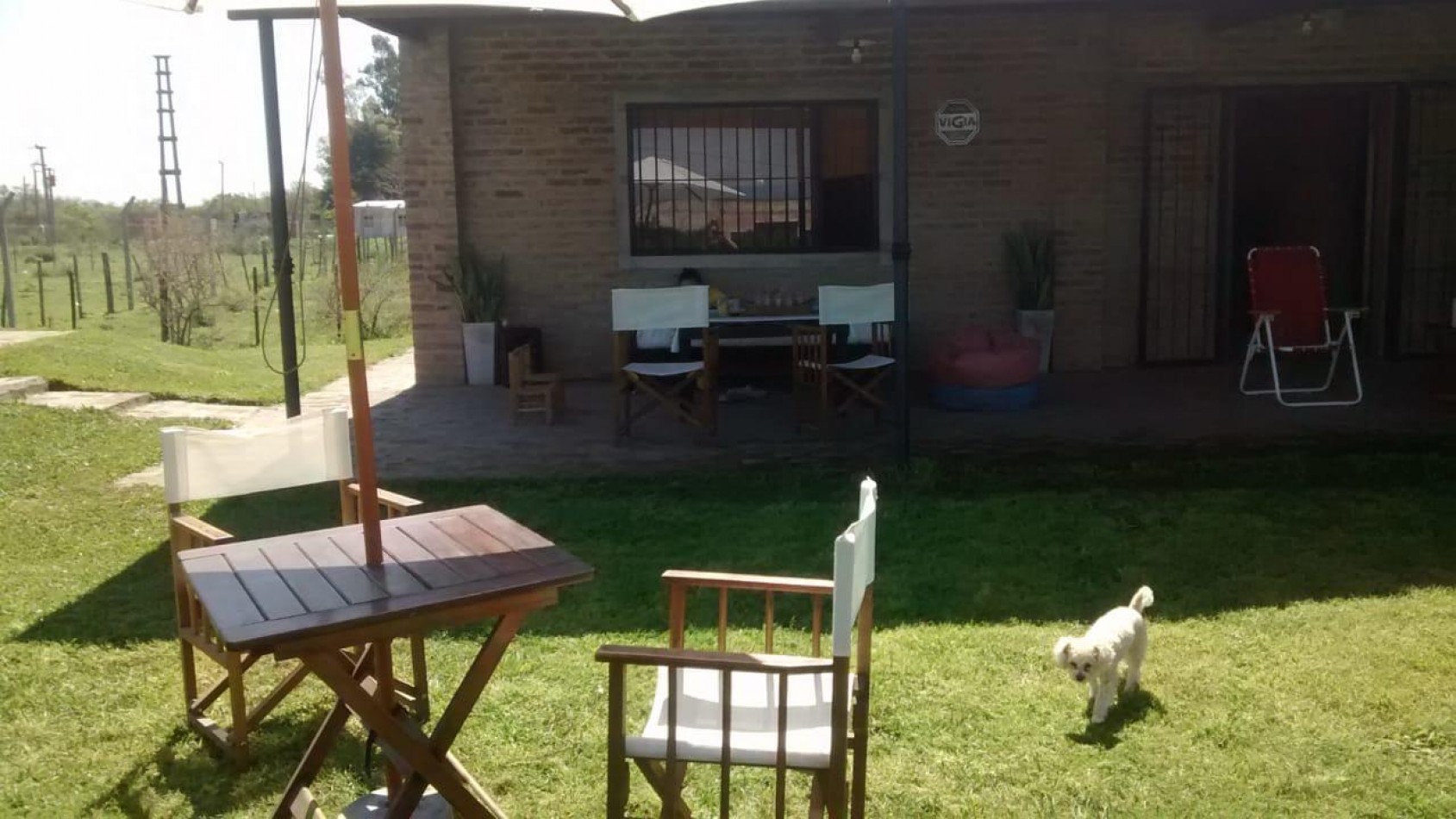 1600 m2. Parquizados. Piscina. Casa con cocina comedor, habitacion, baño,1 galeria con churrasquero.