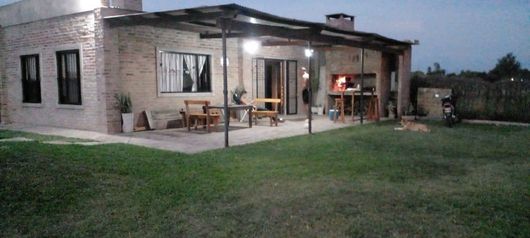 1600 m2. Parquizados. Piscina. Casa con cocina comedor, habitacion, baño,1 galeria con churrasquero.