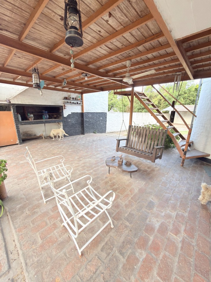 Casa sobre Av. Peron