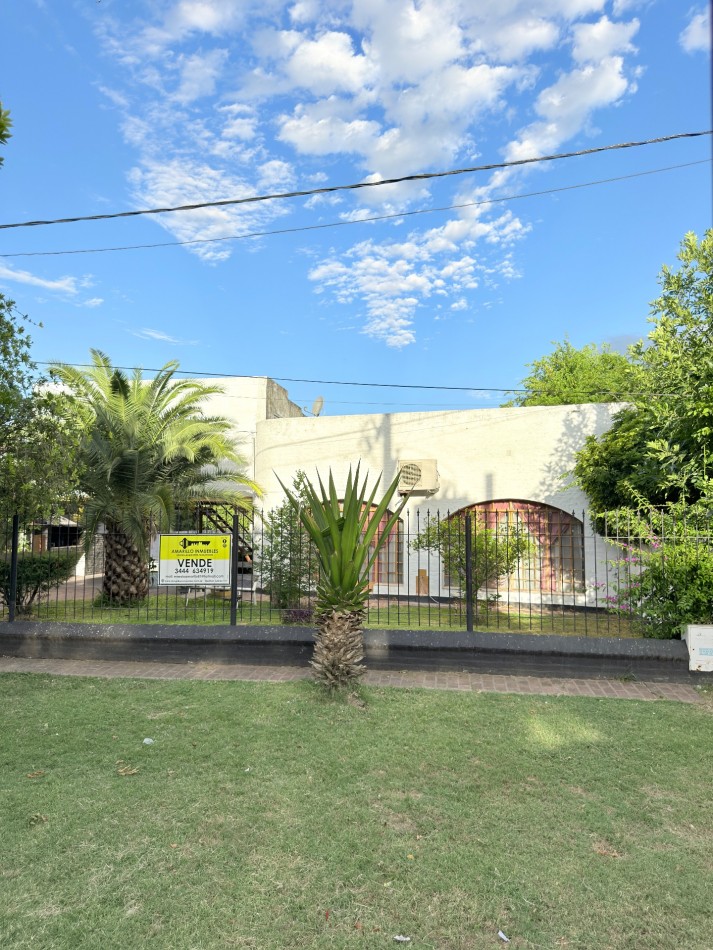 Casa sobre Av. Peron
