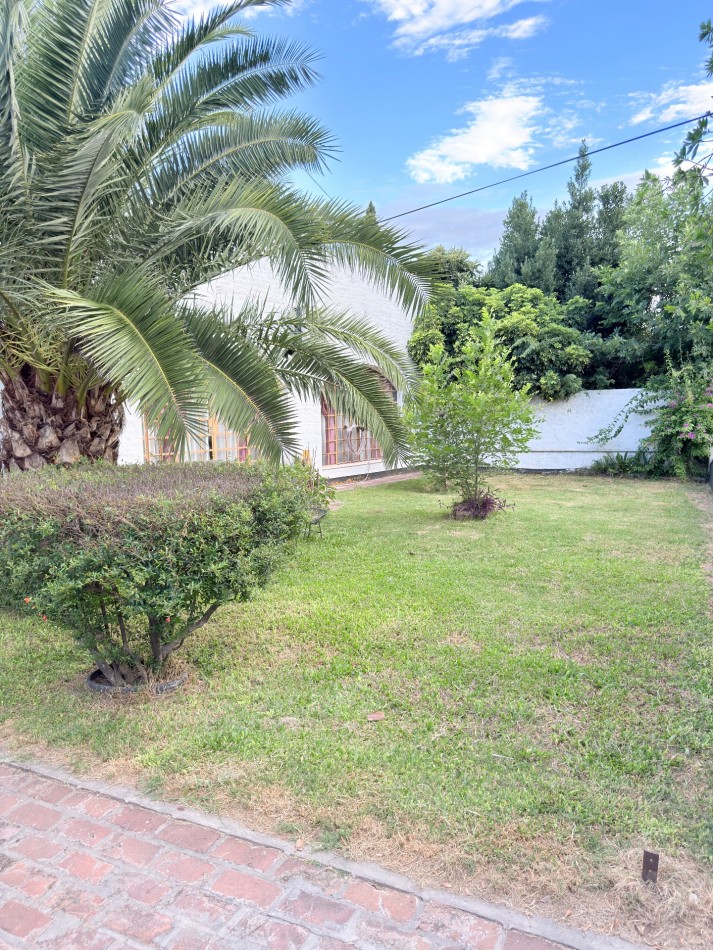 Casa sobre Av. Peron